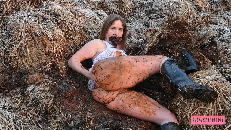 Scat Fun in the Dung Heap of a French Beauty.