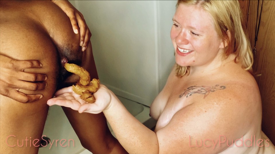 Desperate Kitten Poops in Mommy’s Hands