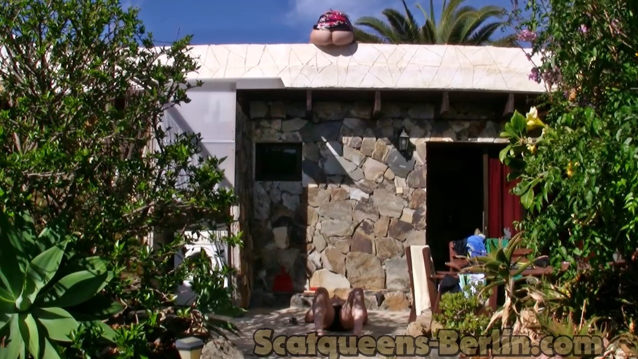 ScatQueensBerlin – Shit in Vacation P8 HD