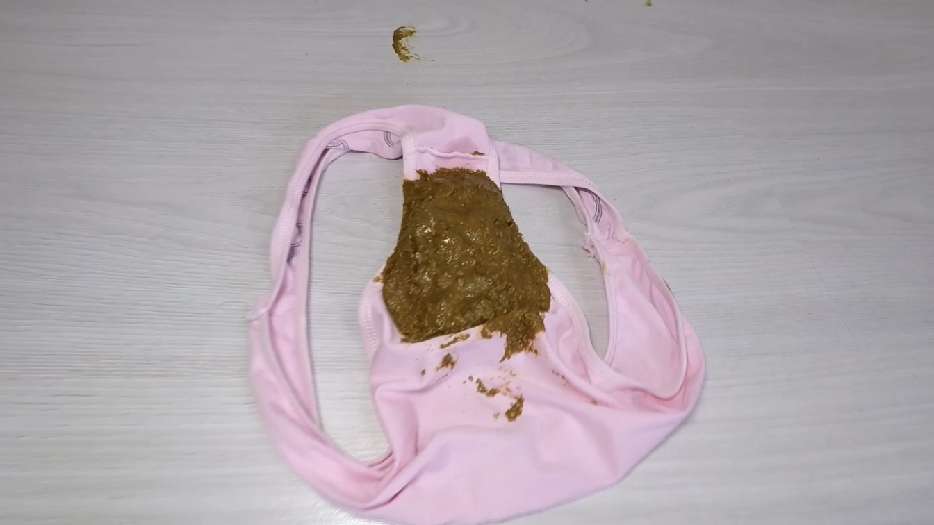 scatdesire – Messy Pink Panty