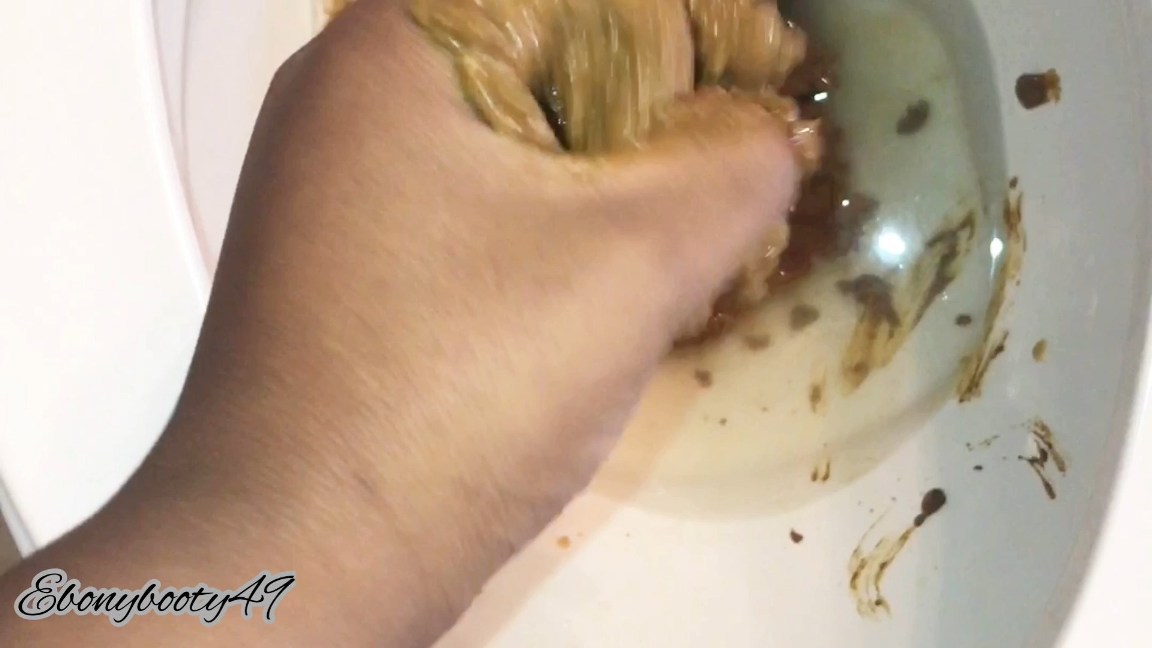 Ebonybooty49 – Dirty Hand Scat Eating Session